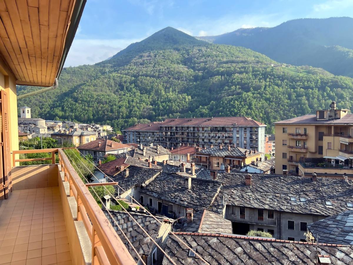 AMPIO BILOCALE PANORAMICO AMPIO BILOCALE PANORAMICO